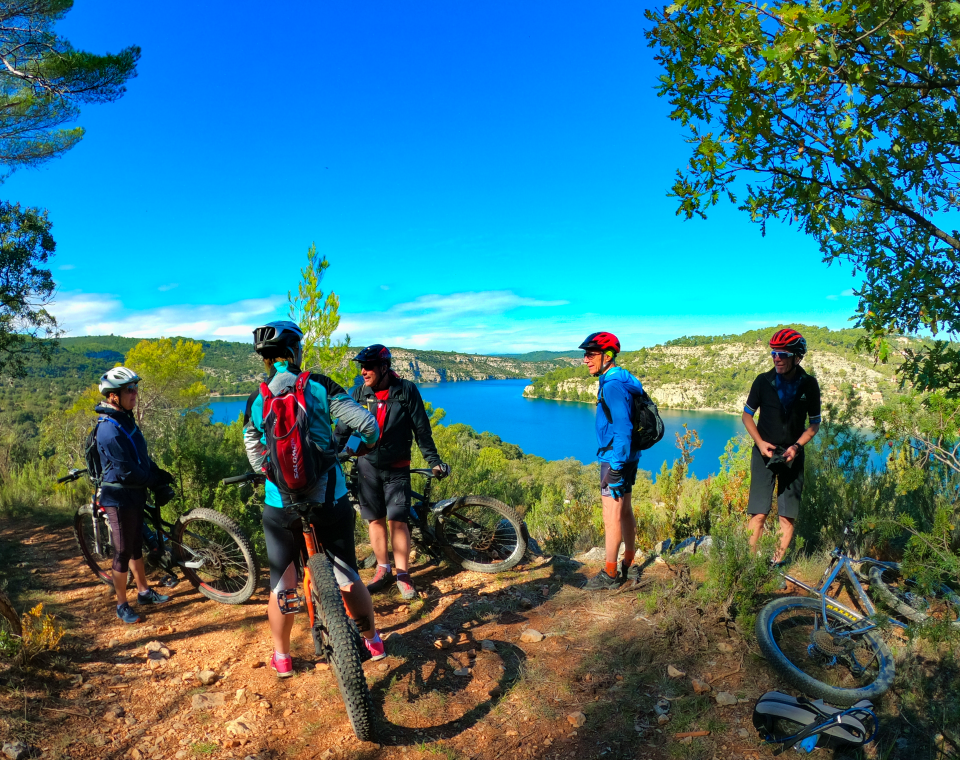 VTT électrique dans les Alpes du Sud avec Alpes idées séjours