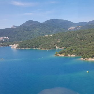 Vol hydravion sur le lac de Serre-Ponçon dans les Hautes-Alpes